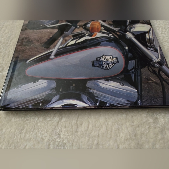 Harley-Davidson The Legend By Grant Leonard Coffee Table Book - Picture 15 of 16